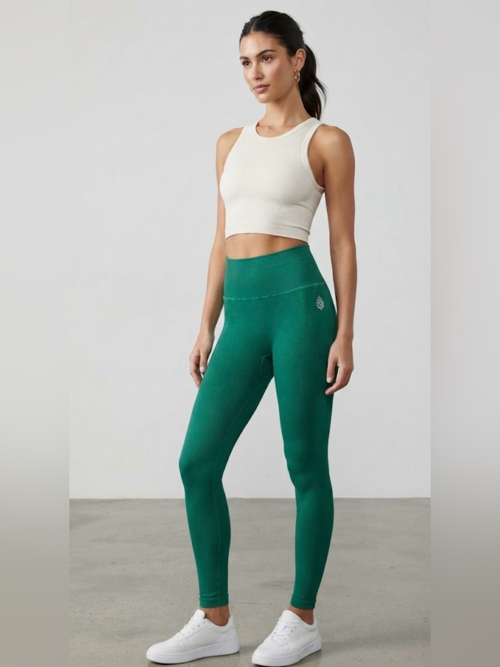Free People Movement Good Karma Running Leggings Green Size M / L  NWOT
